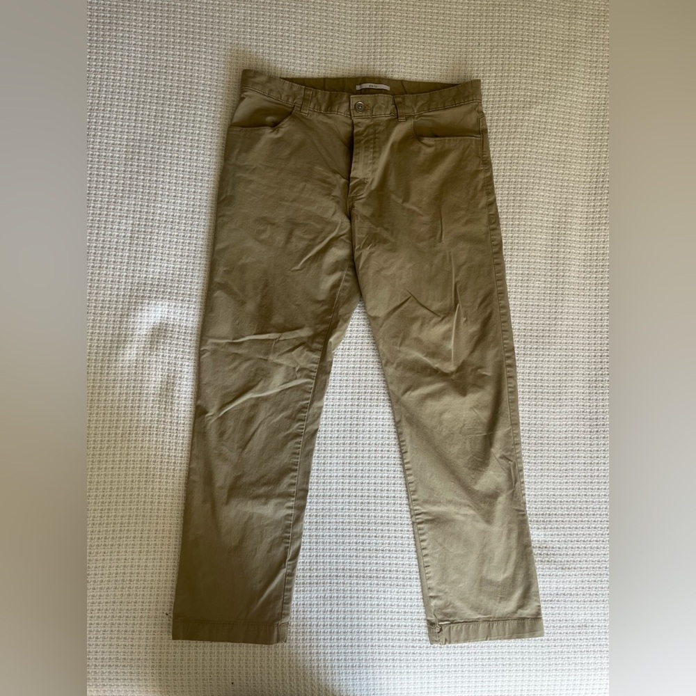 Calvin Klein Men’s Slim Fit Modern Stretch Chino Pants